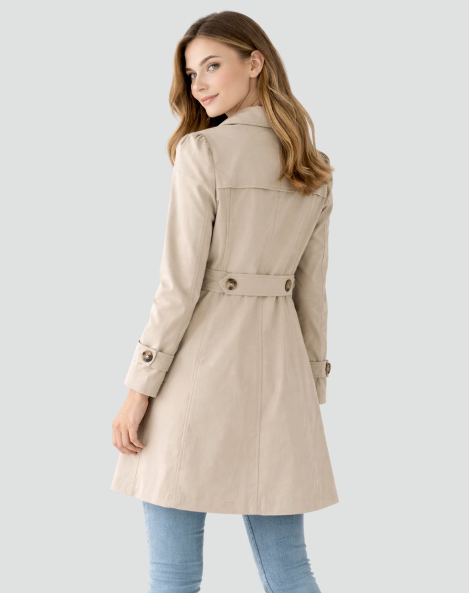 Freja | Elegant Lang Trenchcoat Med Revers